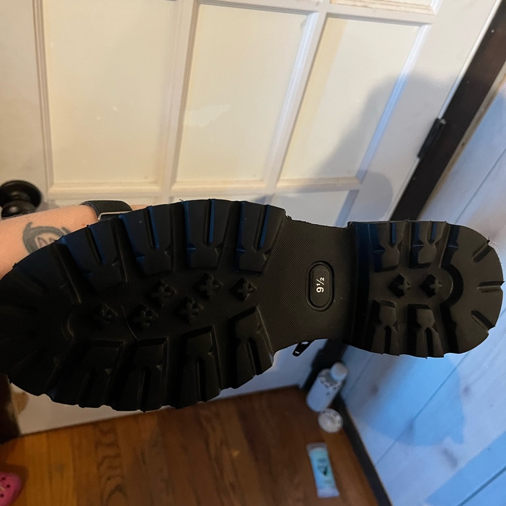 Brand new Seychelles boots